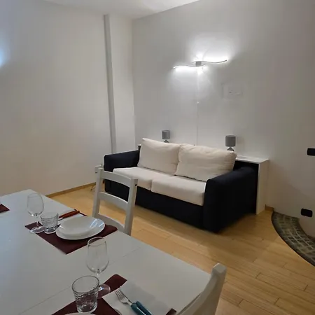 Apartment San Pietro Station 2 *