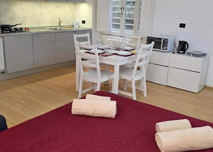 San Pietro Station 2 Apartment *